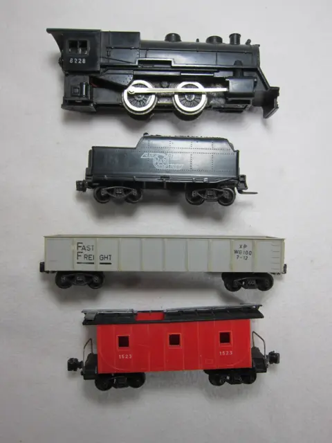 SELTENE Marx Lokomotive 8228, Tender und 2 Marx Wagen, Spurweite HO 2