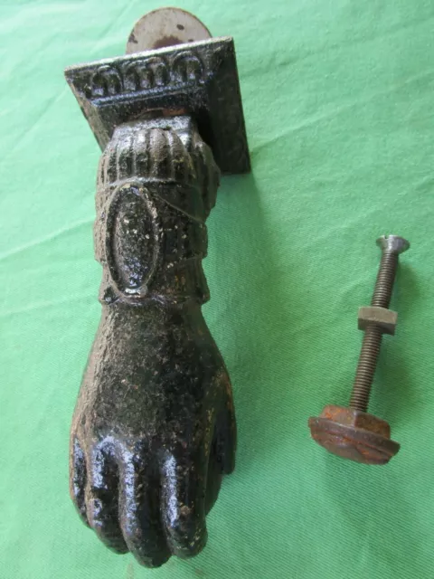 Heurtoir marteau porte d'entrée Main rosace fonte peint ancien Hauteur 14 cm