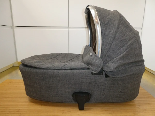 Mamas & Papas Ocarro CARRYCOT  Bassinet Pram fits Flip XT2 XT3