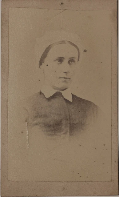Portrait d’une femme Photographie Anonyme Carte de visite Cdv Vintage Albumine 