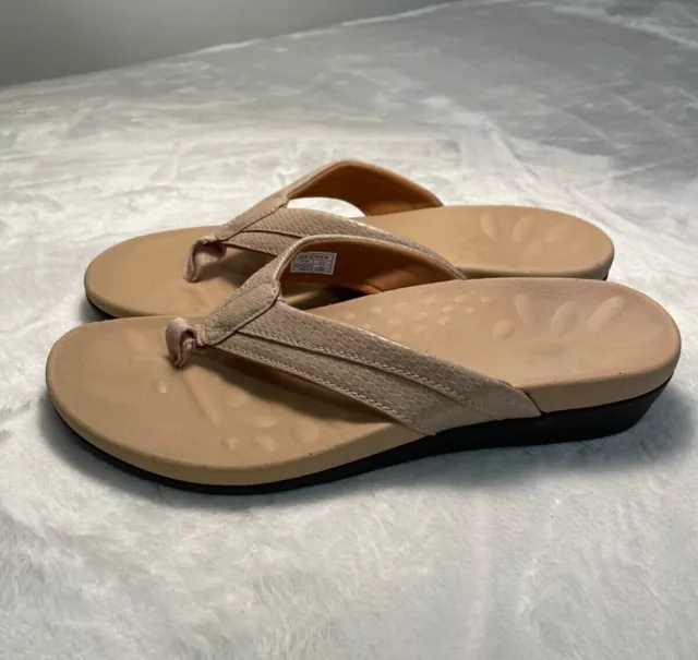 Womens Size 6 Tan Flip Flops