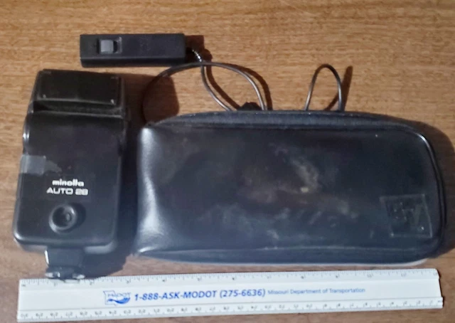 Vintage Minolta Auto 28 Electroflash  And Camera Case