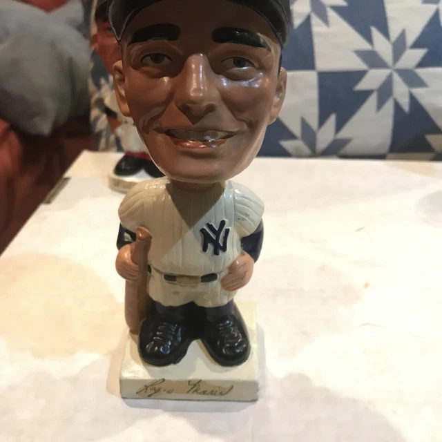 VINTAGE 1962 SQUARE Base Roger Maris Bobblehead (nodder) 700.00 PicClick