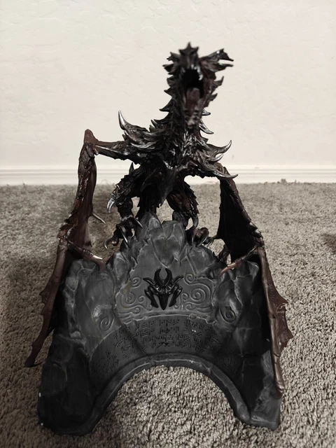 ELDER SCROLLS V: Skyrim Collector's Edition Dragon Statue Alduin with ...