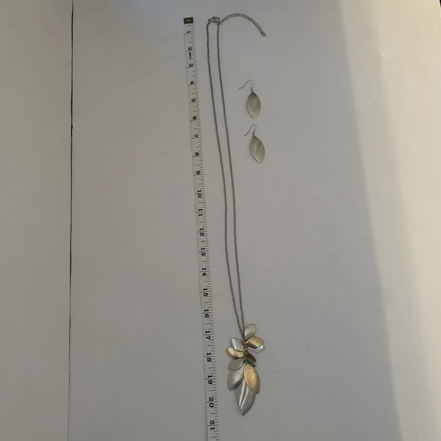 34 inch silver feather shaped pendant Necklace and earrings