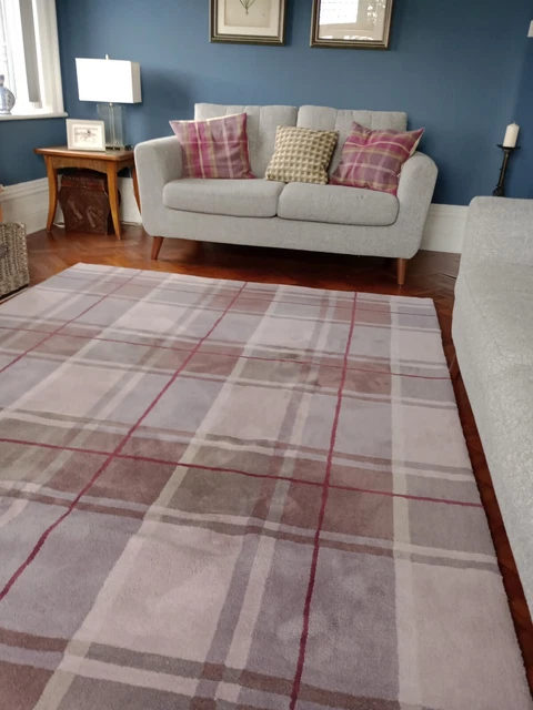 Rug 291cm X 198cm Tartan Style From Pet Free And Smoke Free Home