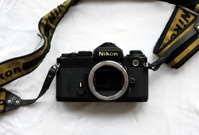 Nikon FE schwarz guter Zustand