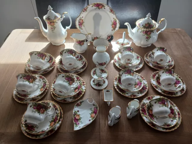 Royal Albert Old Country Roses 42 Piece Tea & Coffee Set