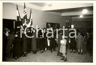1935 MILANO Donne gruppo rionale CESARE BATTISTI consegnano fedi nuziali *FOTO