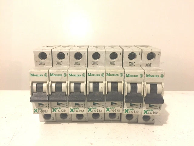 EATON Lot de 12 disjoncteurs 20A auto Ph+N courbe C 4.5kA 230V