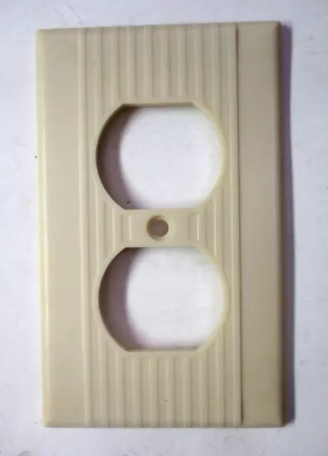 Leviton 1950s Ribbed Lines Ivory Bakelite Duplex Outlet Plate Wall Cover 1 MCM