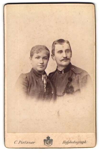 Fotografie C. Pietzner, Wien, Mariahilferstraße 1b, Soldat mit Schützenschnur n