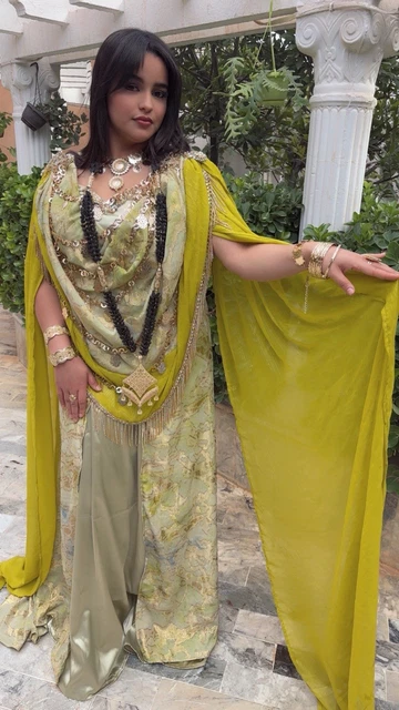 Tenue Traditionnelle Chaoui Algérienne - Melhfa Berbère Verte Et Or Avec Galons Et Sequins
