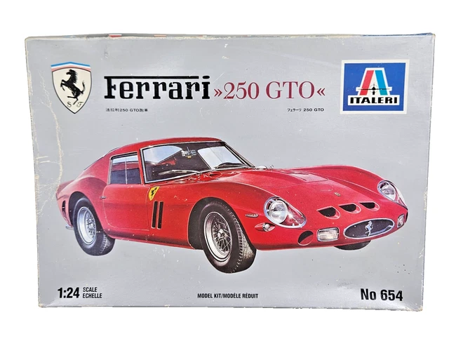 Maquette Italeri Ferrari 512 TR Testarossa - 1/24 - Kit Plastique à Monter - Modèle 677