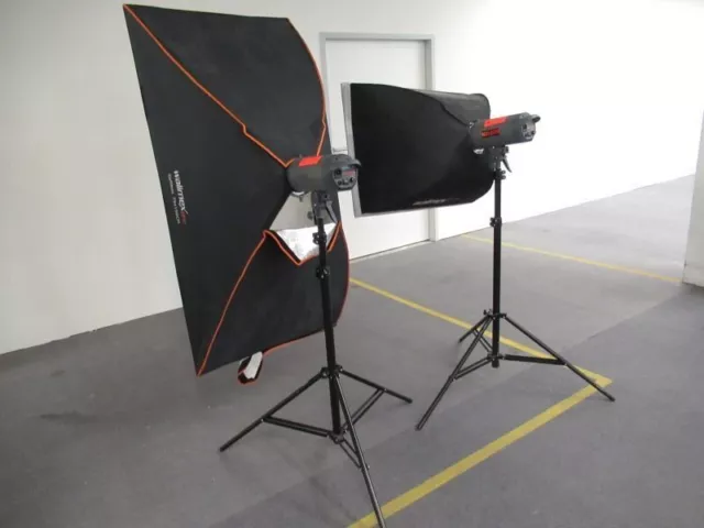 2x WALIMEX VC-600 Excellence+, 2 Softboxen, 2x Dreibeinstative, 1x Blitzauslöser