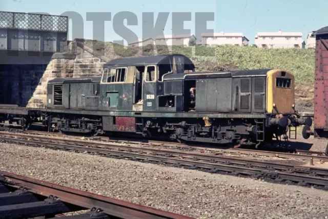 35mm Slide BR British Railway Diesel Loco Class 17 D5839 Eastfield 1975 Original