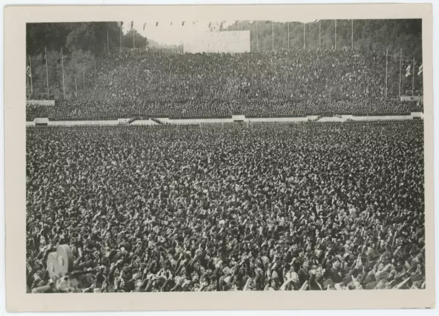 Le Dulce Benito Mussolini. Fascisme. Rassemblement. Italie fasciste. 1937.