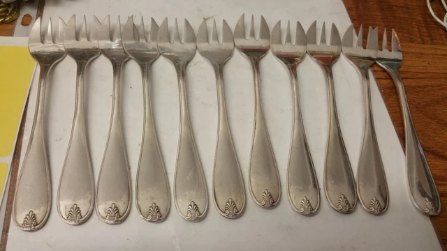 6 fourchettes à huitres en métal argenté