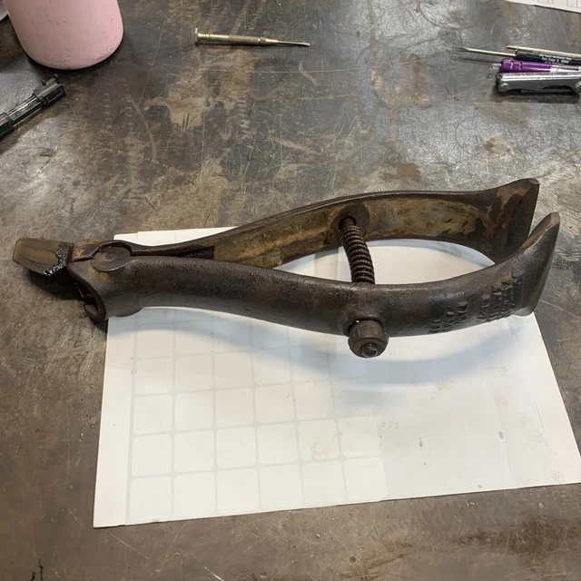 Rare- Vintage Johnson Portable Harnesses Shop Vise- B lacksmitghing-Machine