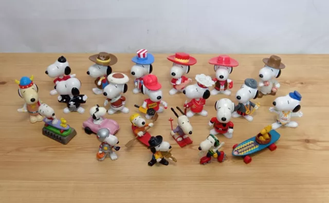 Vintage 1960s & 1999 Snoopy Peanuts United Feature & McDonald's Figures Bundle