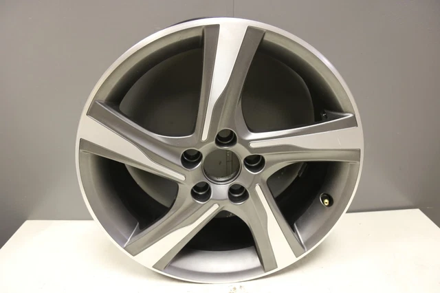 1 Genuine Volvo V40 R-Design 17" Ixion Diamond Cut Grey Alloy Wheel 31347131 2