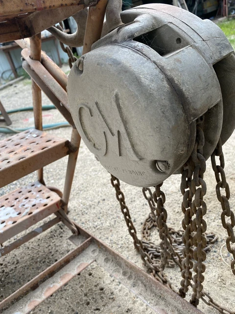 CM Cyclone Model 1/2 ton Manual Chain Fall Hand Hoist 1000 pound Capacity,mint CM Cyclone Model 1/2 ton Manual Chain Fall Hand Hoist 1000 pound Capacity,mint