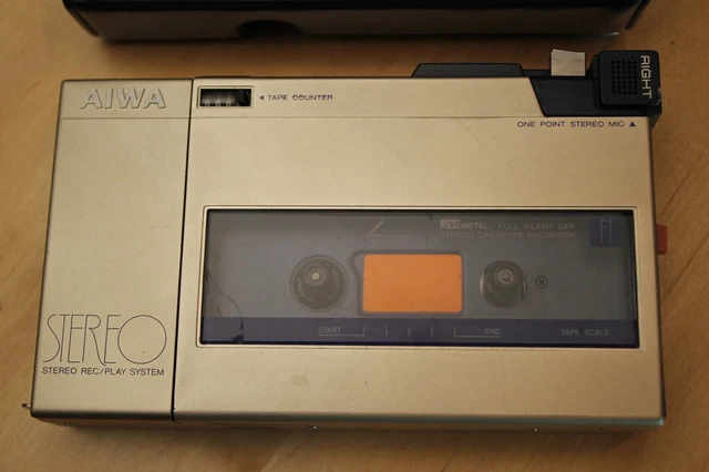 Vintage Aiwa Walkman HS-F1 Stereo Cassette Recorder/Player with Case 2
