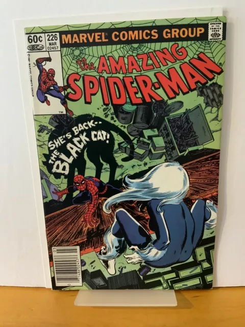 THE AMAZING SPIDER-MAN #226 The BLACK CAT Newsstand Marvel Comics  1982 VF/NM