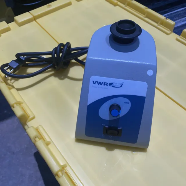 VWR Scientific Products Mini Vortexer Modes 945300 W/ Shaker Pedestal - IB1