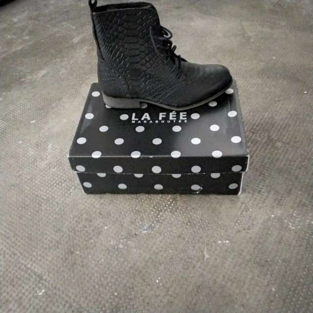 bottine la fée maraboutee noire neuve