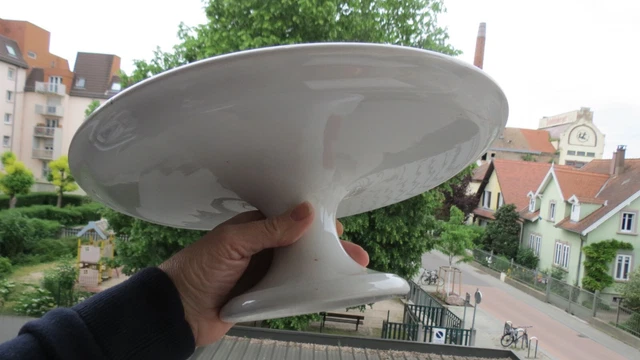 Sarreguemines  énorme compotier blanc ou ancien plat a tarte