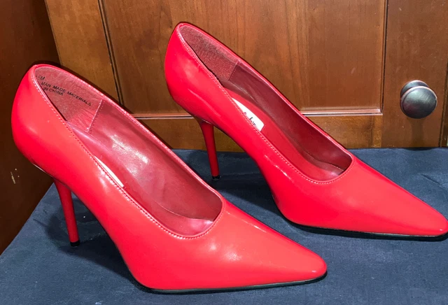 Fredericks of Hollywood Red Heels Pumps Stillettos Closed  Pointed Toe Sz 7 1/2