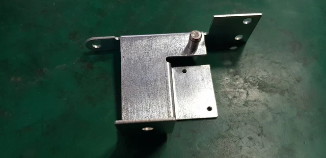 B-11302 BALLY/WILLIAMS PINBALL machine lift mechanism bracket ...