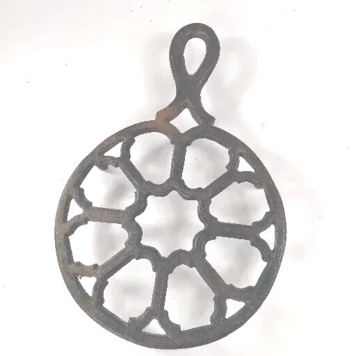 vintage cast iron kitchen trivet   hot pan holder