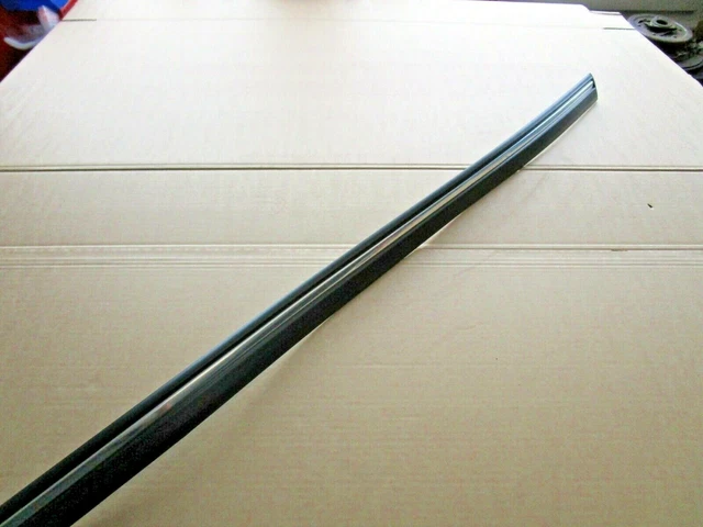Right Front B-Pillar Molding / Door Glare Strip For Ford Fiesta V (5-door) - Black