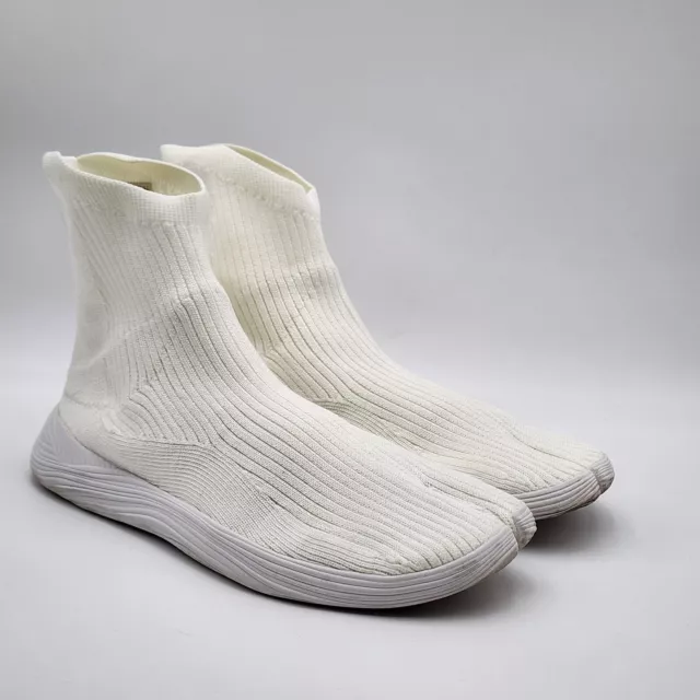 Ilysm Unisex Tabi Beige Split-Toe Pull-On Ankle Socks Boots Size W10.5 M9 Shoes