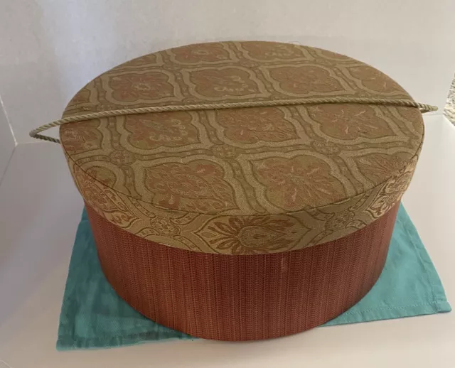 Vintage Victorian Style Hat Box With Handle. Cloth Covered 15 1/2” In Diameter