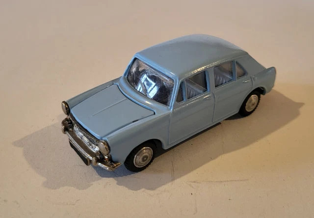 VINTAGE CODE 3 restored Triang Spot-On diecast model No.262 Morris 1100 ...