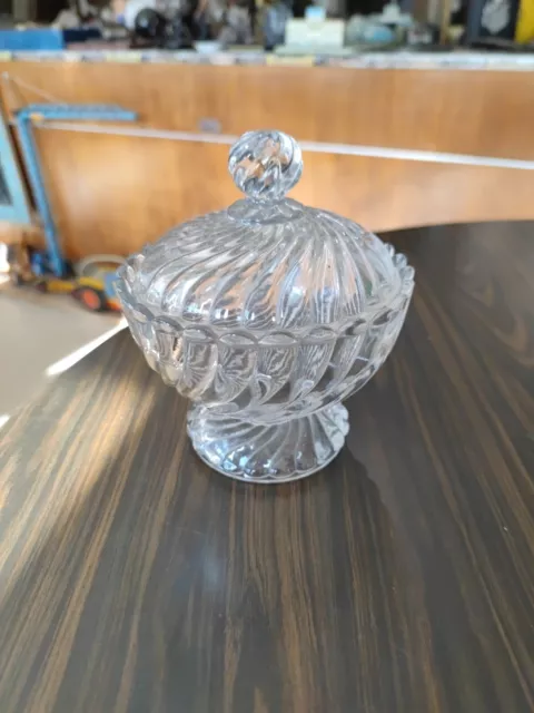 Bonbonnière drageoir sucrier en cristal de Baccarat modèle  Bambou Tors D9