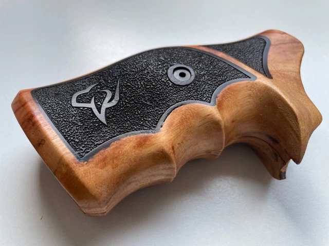 thumbnail image 2 of Decorative Target Grips For Taurus Medium/Large Frame Square Butt – Fits 44, 65, 66, 80, 82, 83 2 of 5