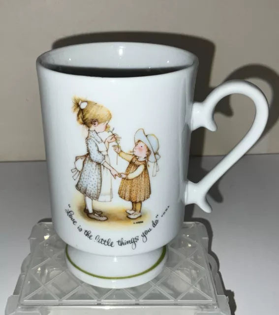 Vintage 1973 HOLLY HOBBIE Porcelain MUG ~ "Love is the Little Things You Do"