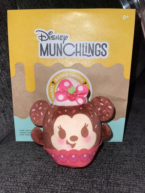 Disney Munchlings MINNIE MOUSE Sweet Treats Strawberry Cupcake Scented Plush NEW