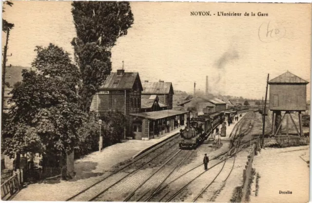CPA AK NOYON - Interieur de la Gare (211249)