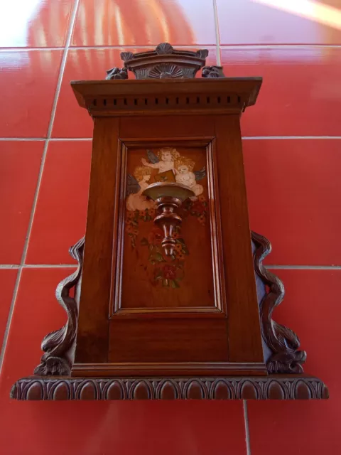 Antica Alzatina In Legno, Con Intagli E 3 Putti Pitturati Ad Olio Nel Pannello.