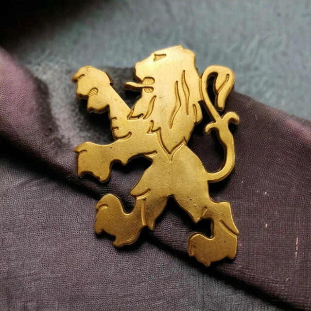 Pin's Peugeot Lion – Zamac Doré – Petit Modèle – Voiture – Occasion