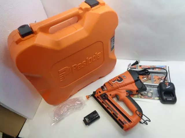 Paslode Im250A Lithium Ion 1-1/4 2-1/2 Finish Nailer 902400