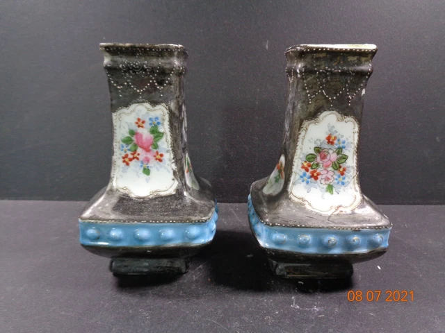 Paar schwarze blaue Blumenmuster quadratische Vasen aus Brustwarze