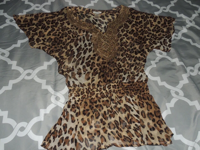 Cache' 100% SILK Blouse SEXY Animal Print SS V Neck XS Dressy EUC Cache' 100% SILK Blouse SEXY Animal Print SS V Neck XS Dressy EUC