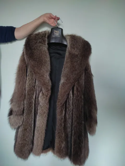 Cappotto in pelliccia di marmotta canadese da donna, veste dalla S alla XL.