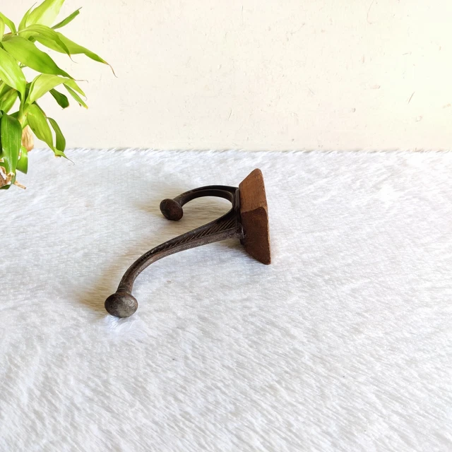 Vintage Ornate Iron Wall Hanger Hook Home Decorative Wooden Props I279 8